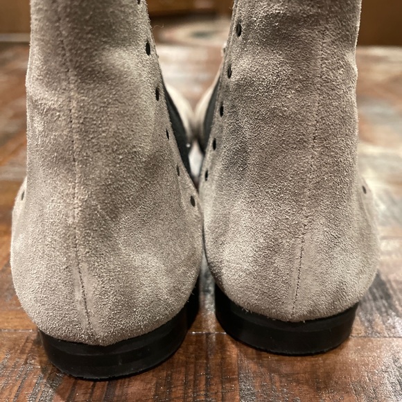 Ivylee  Dee Stud Boot Pointy Flat Ankle Booties In Grey Suede EU 37 US 6.5 - Picture 9 of 16